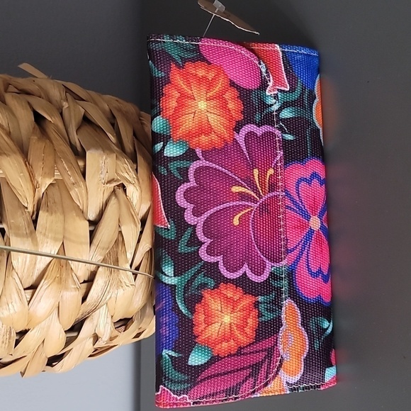 MAYAN Vegan Faux Leather Trifold Floral Wallet - Picture 1 of 4